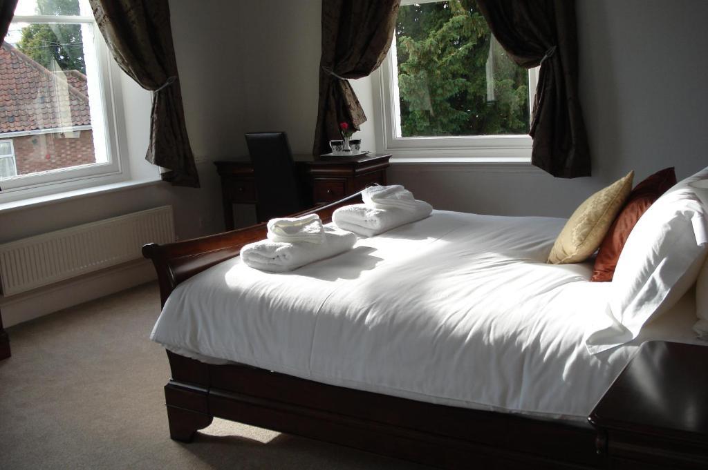 The Thomas Paine Hotel Тетфорд Экстерьер фото