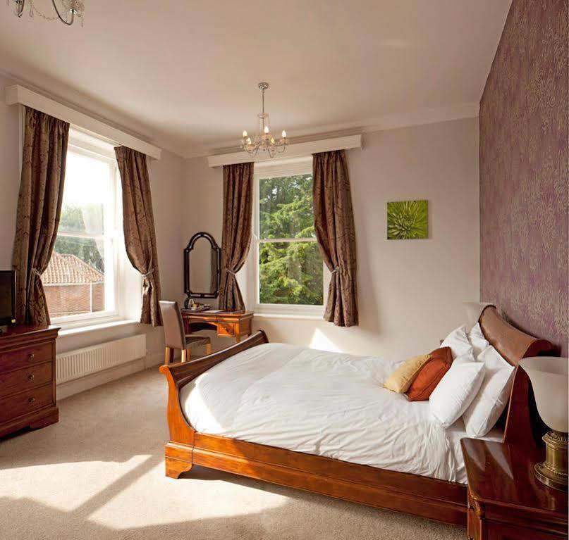 The Thomas Paine Hotel Тетфорд Экстерьер фото